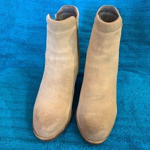 Sorel After Hours Chelsea Wedge Boots. Booties in beach/light tan suede.